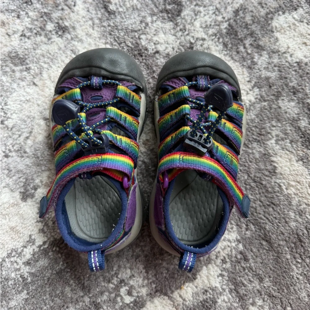 Keen Newport H2 sandals in a rainbow toddler size 8 - Picture 1 of 6